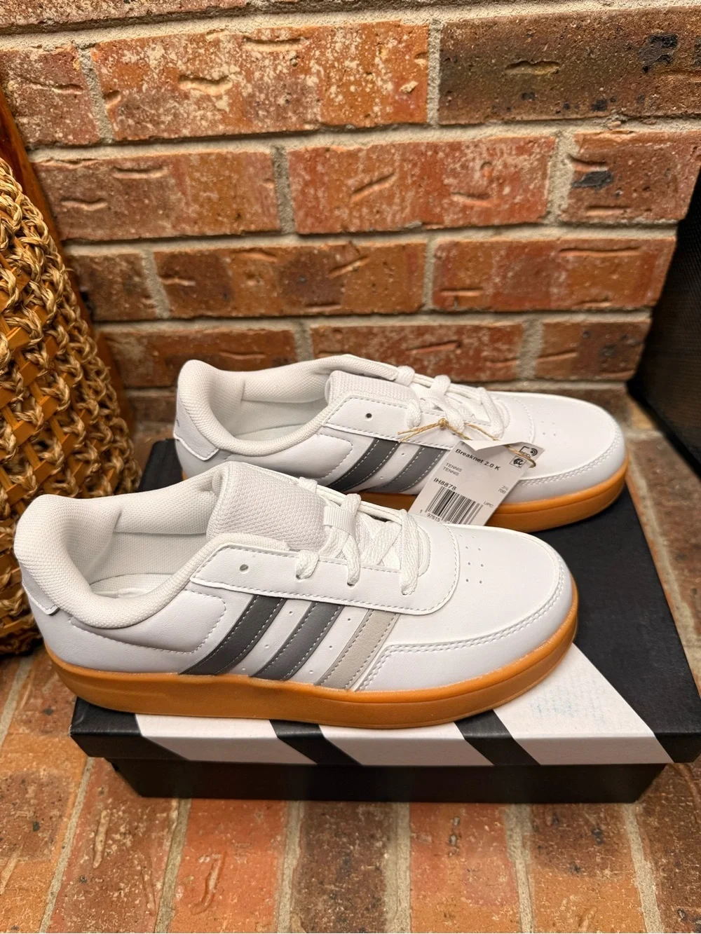 Adidas Breaknet 2.0 K Kids Sneakers White Gray Gum Sole Size 4 Youth NIB